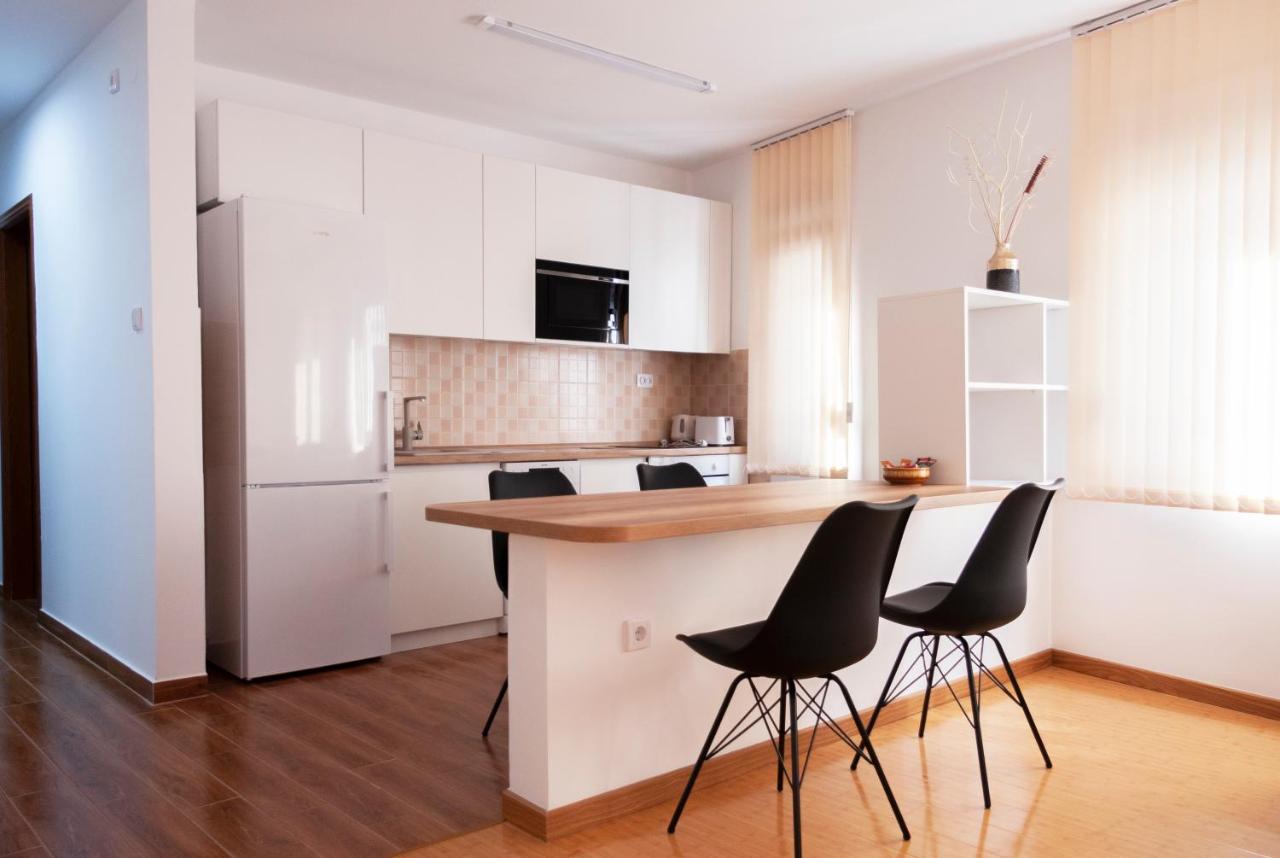 Lux Family Apartment Vidanovic ピロト エクステリア 写真