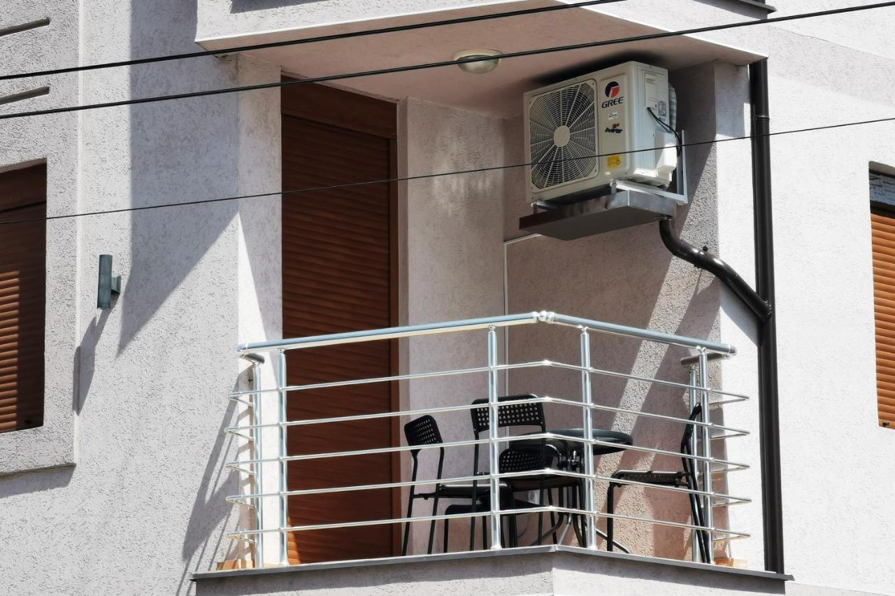 Lux Family Apartment Vidanovic ピロト エクステリア 写真