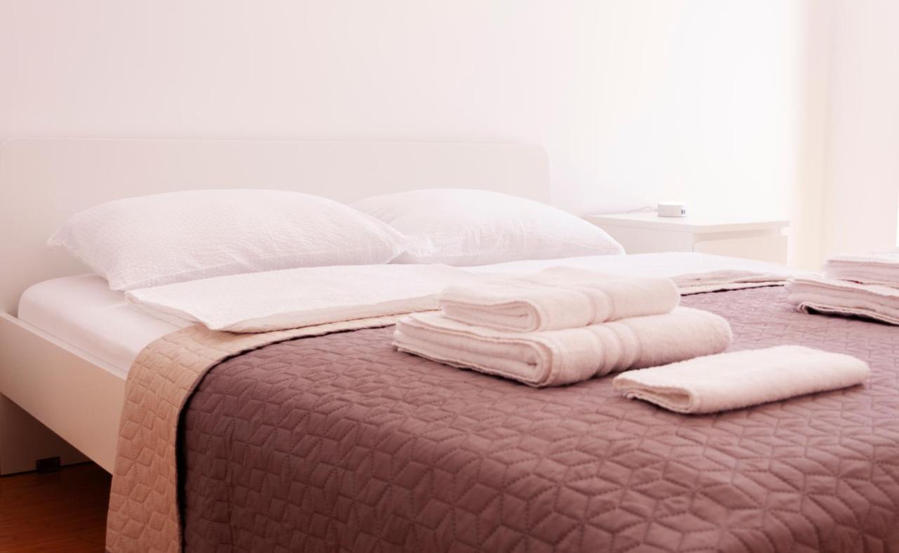 Lux Family Apartment Vidanovic ピロト エクステリア 写真